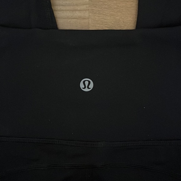Lululemon crop - Picture 3 of 4